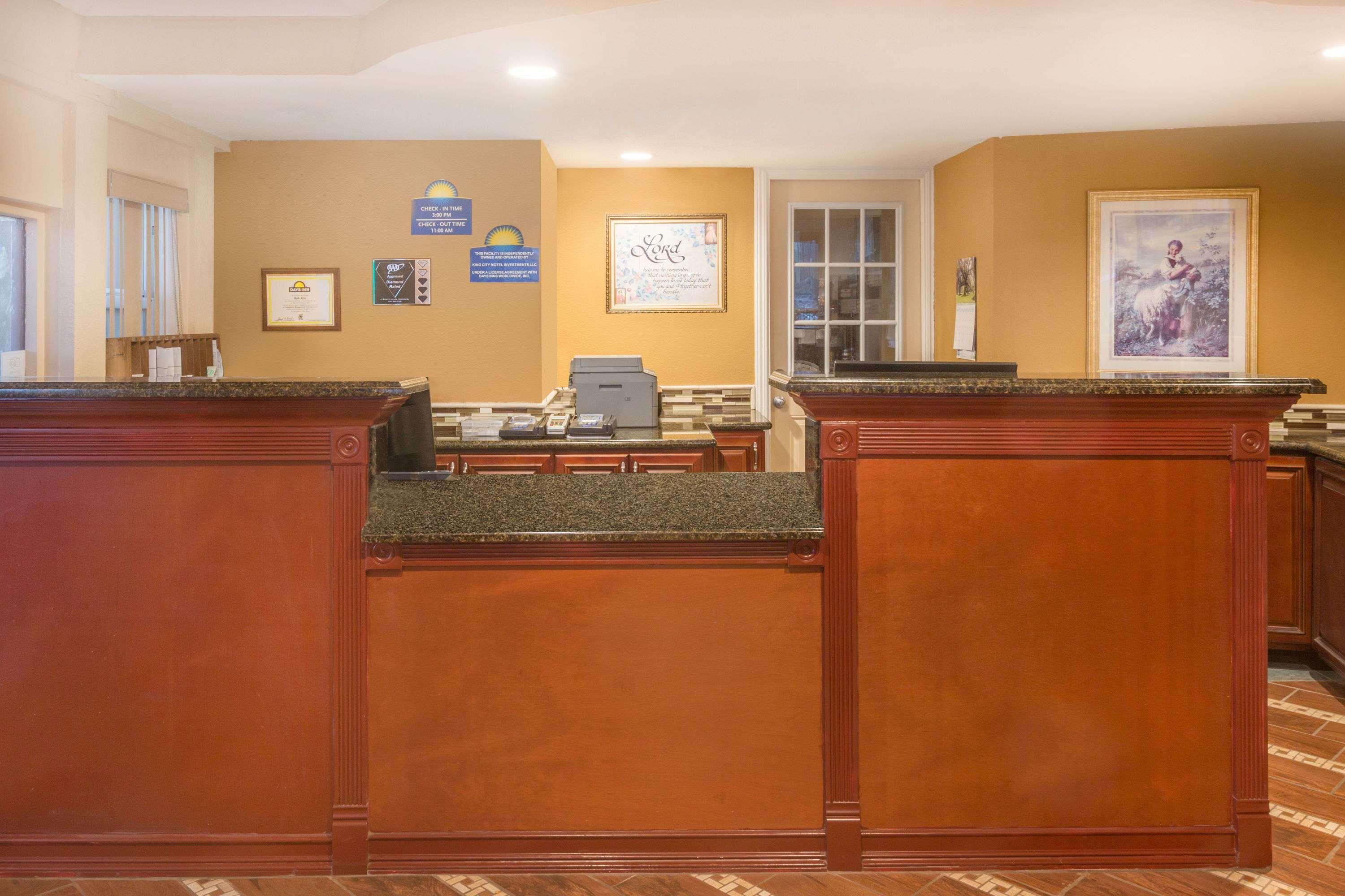 Days Inn By Wyndham King City Exteriér fotografie